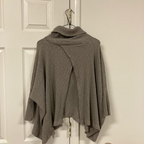 FP Beach Women’s open back mock turtleneck sweater, size sm - Picture 2 of 7